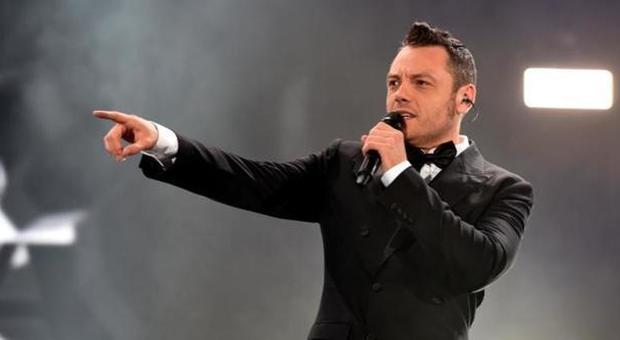 Tiziano Ferro Stop Al Tour Europeo Ho Avuto Un Crollo Non Riesco A