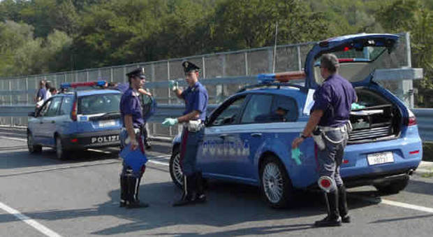 Roma Terrore Sul Gra Auto Lo Percorre Contromano A Tutta Velocit