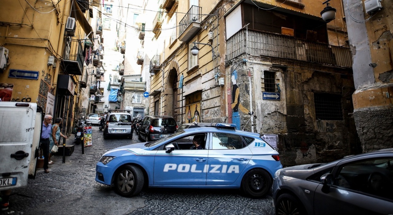 Napoli Evade Da Arresti Domiciliari Ai Quartieri Spagnoli E Minaccia I