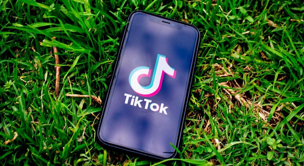 Tik Tok Blocca Gli Utenti Italiani Dal 9 Febbraio Accesso Solo Ai