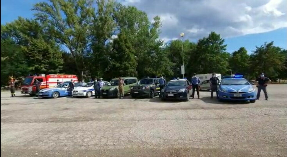 Carabiniere Guarisce Dal Covid Dopo Cinque Mesi A Salutarlo I Colleghi