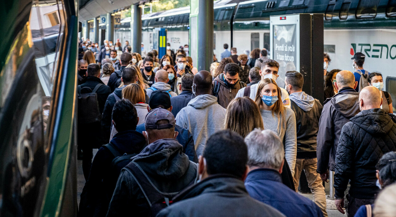 Lombardia Troppi Tagli Ai Treni Trenord I Pendolari Scrivono Alla