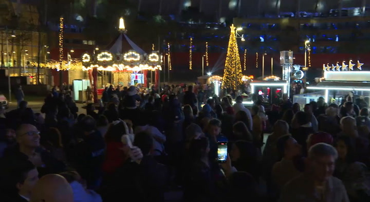 Vulcano Buono Christmas Dreams Con La Grande Ruota Panoramica