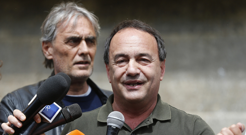 Mimmo Lucano Revocato Il Divieto Di Dimora L Ex Sindaco Potr Tornare