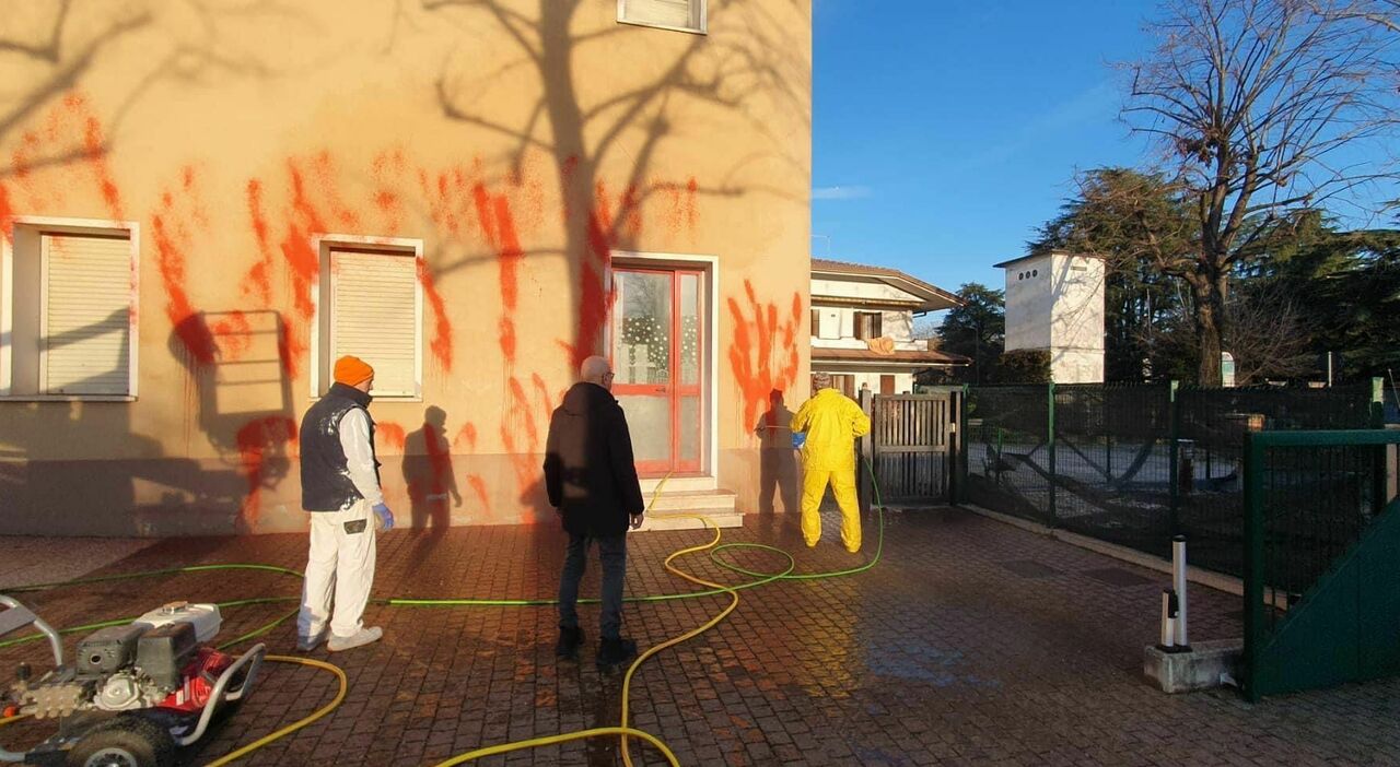 Vandali No Vax Imbrattano La Scuola Elementare Toniolo Di Treviso