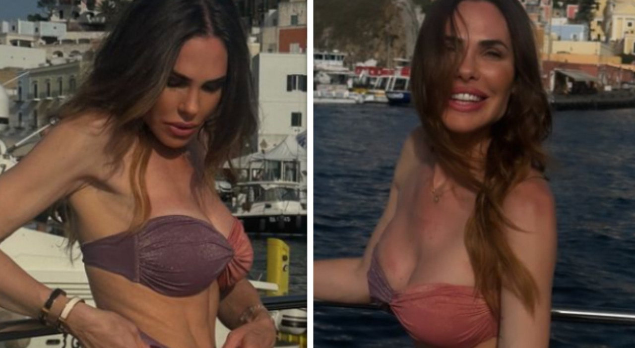 Ilary Blasi Sullo Yacht A Ponza Con La Sorella Melory Il Primo Bikini