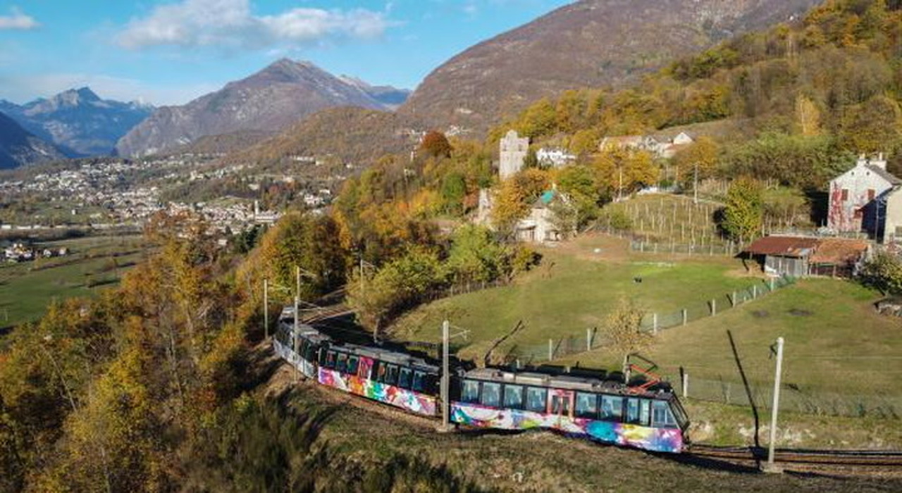 Riparte Il Treno Del Foliage Autunno Lungo La Ferrovia Vigezzina