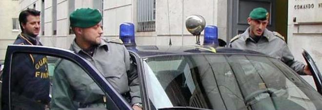 La coop è finta, l'evasione
è vera: sequestrati
conti, auto ed una villa