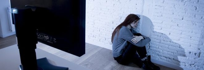 Follia sfida social, due casi
nelle Marche, adolescenti
si tagliano su gambe e braccia