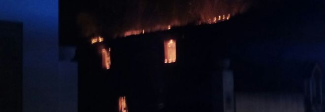 L'incendio di questa notte a Villanova del Judrio di San Giovanni al Natisone L'incendio di questa notte a Villanova del Judrio di San Giovanni al Natisone