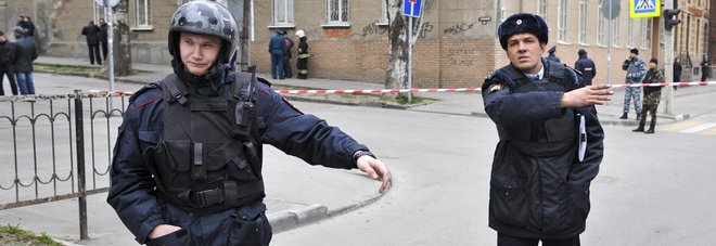 Russia, spari nella sede dei servizi segreti: 3 morti fra cui l'assalitore Russia, spari nella sede dei servizi segreti: 3 morti fra cui l'assalitore