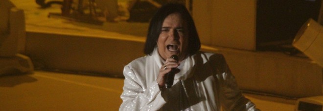 Maxi multa al tir che porta
a Pesaro il palco
per lo show di Renato Zero