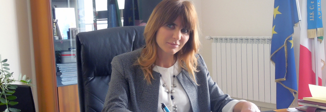 Viviana Bombonati dirigente scolastico dell'istituto Rosselli di Aprilia Viviana Bombonati dirigente scolastico dell'istituto Rosselli di Aprilia