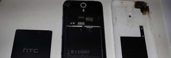 Il suo smartphone s'incendia
da solo: donna si ustiona
la mano per spegnerlo