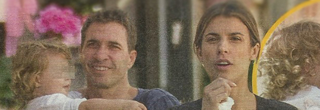 Elisabetta Canalis, relax
col marito e cambio
di pannolino a Skyler Eva
