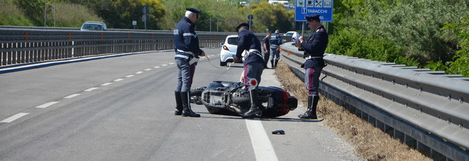 Scontro tra uno scooter
e un'auto: centauro portato
al pronto soccorso