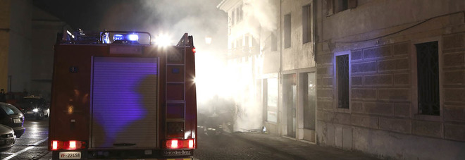 L'incendio in centro a Feltre