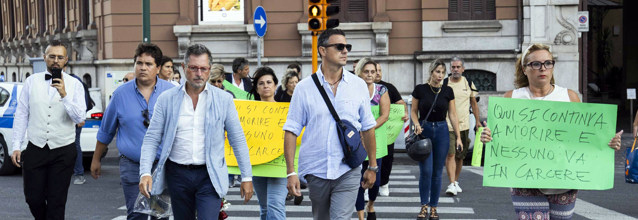 Napoli Sul Lungomare La Marcia Per Le Vittime Degli Incidenti Stradali