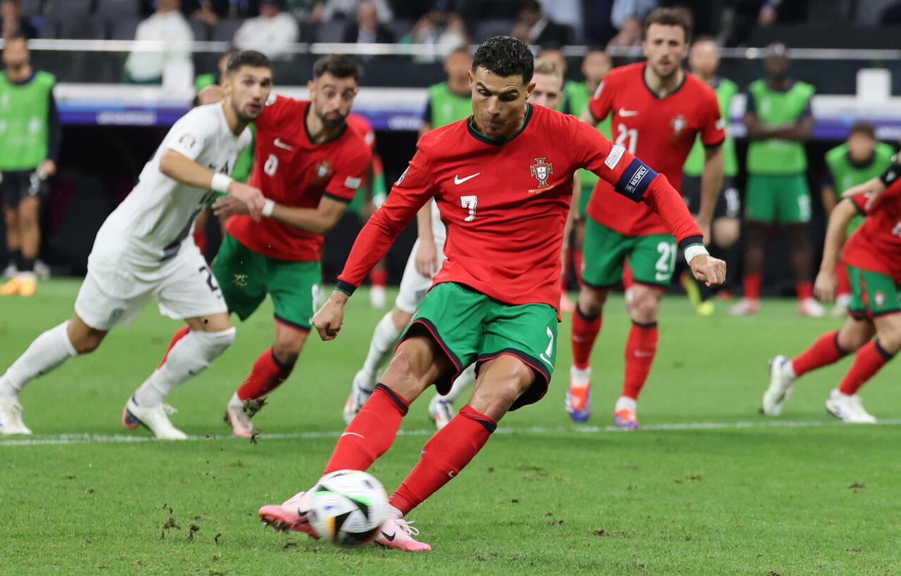 Crucial Episode Cristiano Ronaldo Misses Penalty In Portugal Slovenia