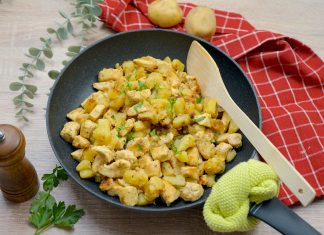 Bocconcini di pollo e patate in padella, buonissimi e pronti in 30 minuti! Bocconcini di pollo e patate in padella