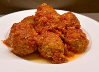 Polpette di tonno al sugo, ottima idea per consumare il tonno in scatola!