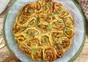 Torta di rose salata salsiccia e stracchino: la ricetta infallibile da condividere Torta di rose salata salsiccia e stracchino
