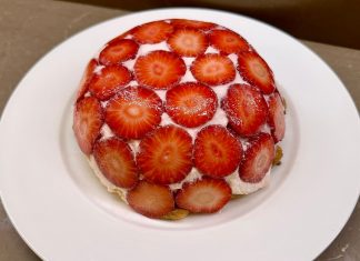 Zuccotto alle fragole, la versione “fit” del classico toscano