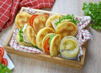 Focaccine in padella senza lievitazione: le fai con olio EVO e le farcisci come vuoi! Focaccine in padella Colavita