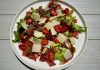 Insalata di melanzane grigliate con bresaola e pomodorini confit: ideale per i tuoi pasti estivi veloci