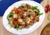 Straccetti alla mediterranea: la ricetta per una cena pronta in soli 15 minuti Straccetti alla mediterranea