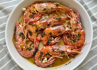 Gamberoni al forno: facilissimi, succosi e pronti in soli 10 minuti!