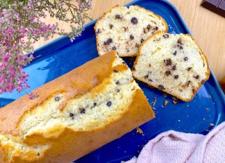 Plumcake con gocce di cioccolato: la ricetta allo yogurt senza burro