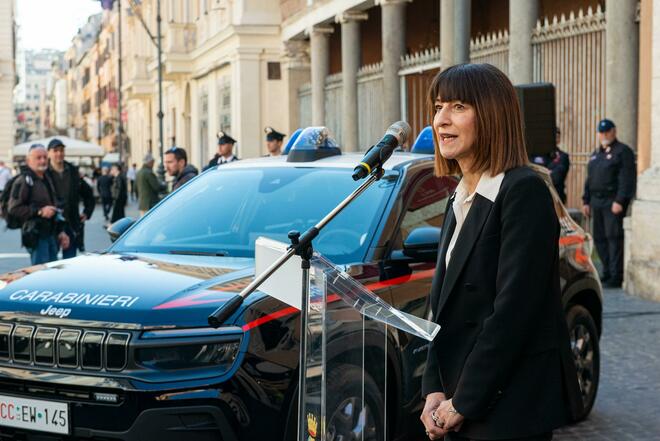 Jeep Avenger elettrica mette la divisa dei Carabinieri
