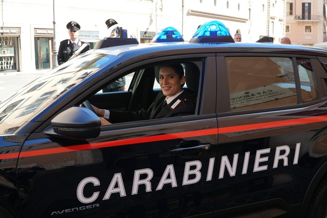 Jeep Avenger elettrica mette la divisa dei Carabinieri