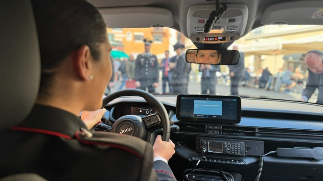 Jeep Avenger elettrica mette la divisa dei Carabinieri