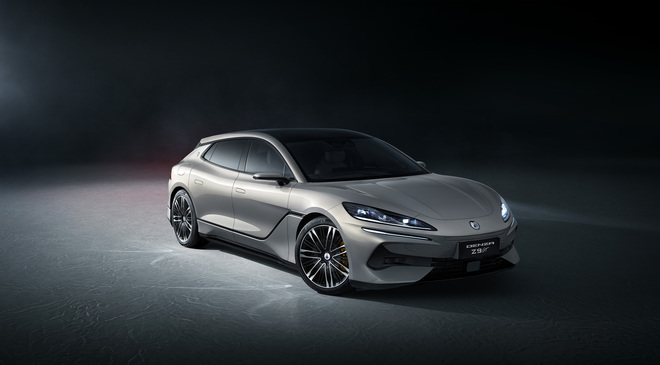 Denza debutta alla Milano Design Week: eleganza, tecnologia e sostenibilità