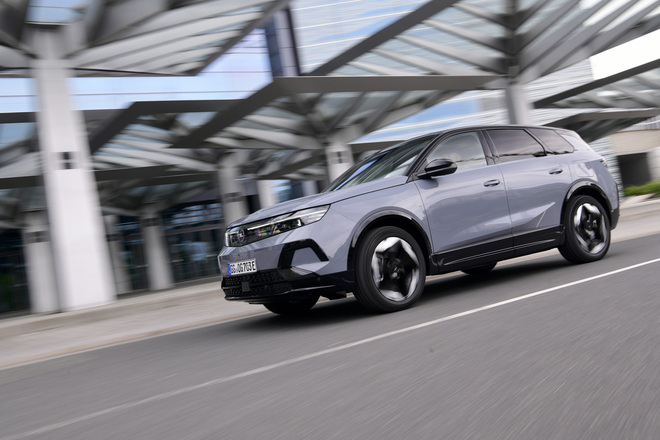 Grandland Electric AWD