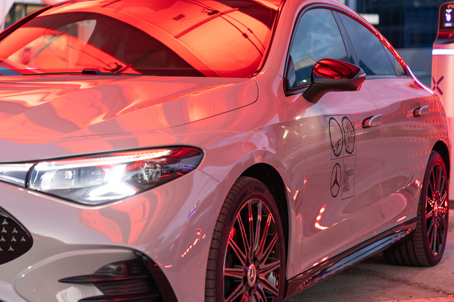 Mercedes, nuova CLA 250+ conquista il GRA: 10 giri e oltre 700 km con un pieno di energia