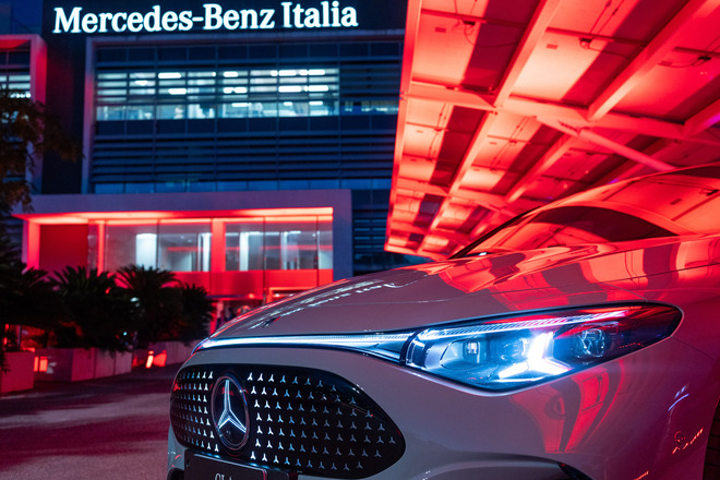 Mercedes, nuova CLA 250+ conquista il GRA: 10 giri e oltre 700 km con un pieno di energia