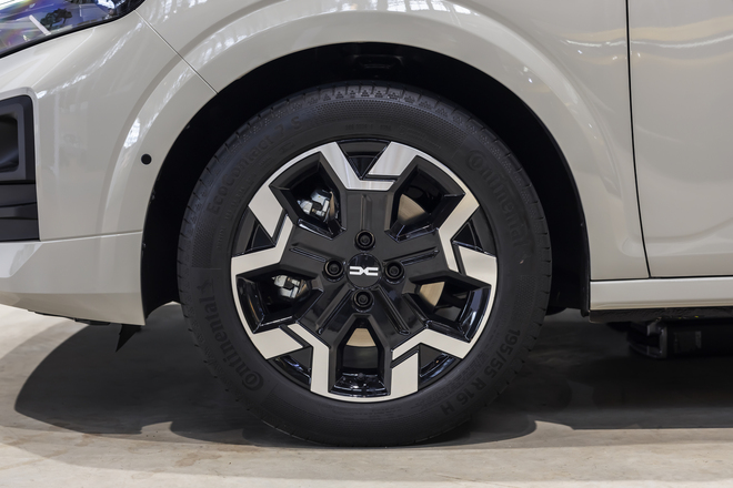 Dacia Sandero si rinnova