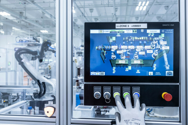 Ferrari, la produzione dell'elettrica a Maranello