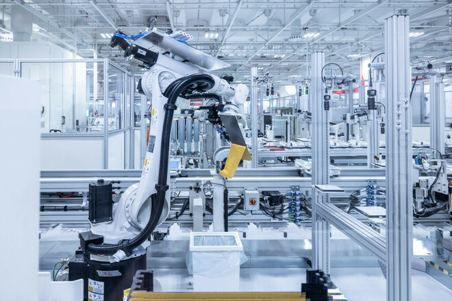 Ferrari, la produzione dell'elettrica a Maranello