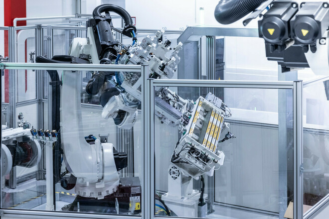 Ferrari, la produzione dell'elettrica a Maranello