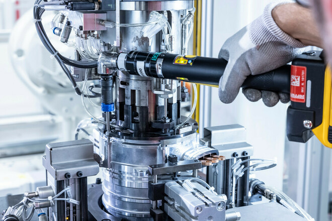 Ferrari, la produzione dell'elettrica a Maranello