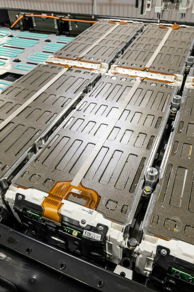 Ferrari, la produzione dell'elettrica a Maranello