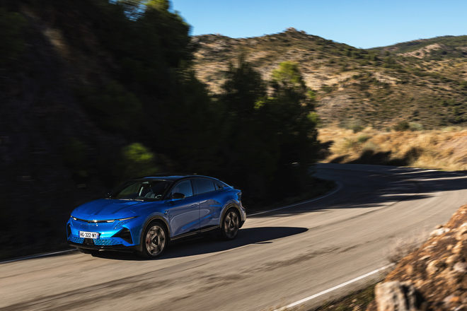 Alpine A390, la fastback elettrica creata per il piacere di guida