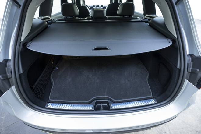 Mercedes GLC 2026: in strada il restyling