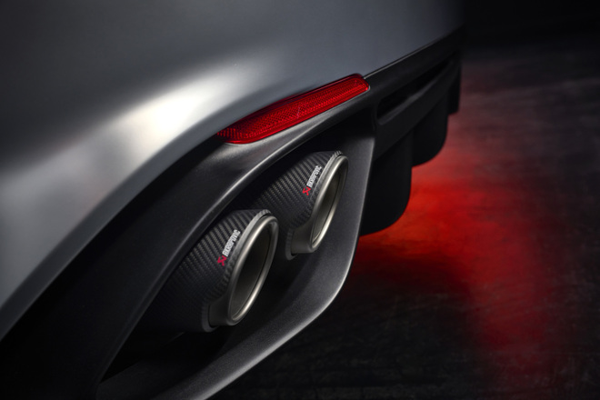 Giulia Quadrifoglio Luna Rossa