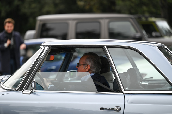 Mercedes celebra 140 anni a Roma con una spettacolare parata di 60 auto