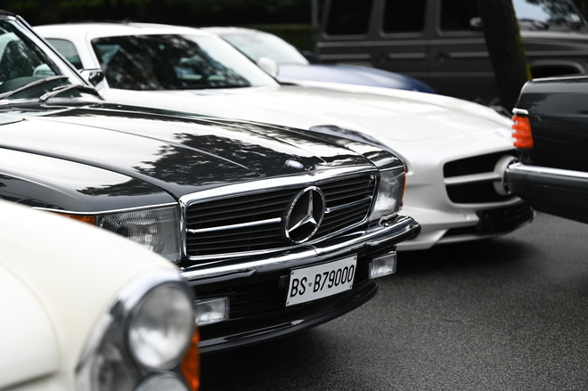 Mercedes celebra 140 anni a Roma con una spettacolare parata di 60 auto